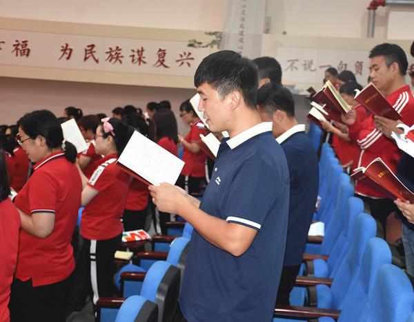 日语我同桌是二百五怎么说?谐音红迪网平台-精彩内容尽在日语我同桌是二百五怎么说?谐音